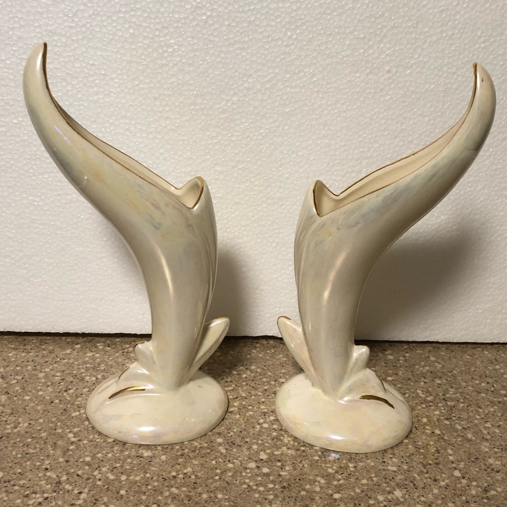 Vintage 1963 Porcelain/ceramic Beige Flourecent vase Cornucopia Shaped Set